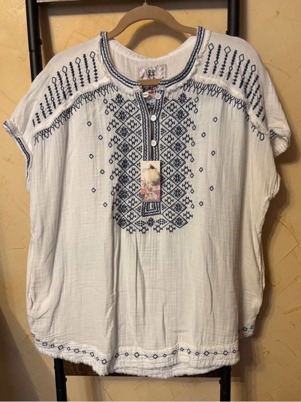 Johnny Was Pete & Greta Size S White Tunic with Blue Embroidery